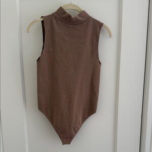Good American Sleeveless Mock Neck Bodysuit in Tan Mauve Brown